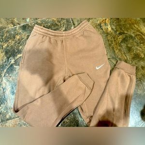 Women’s Nike sweatpants